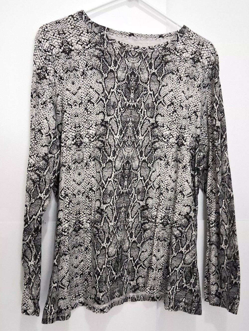 Banana Republic Black & White Snake-Print Long Sleeve Tee Size XL
